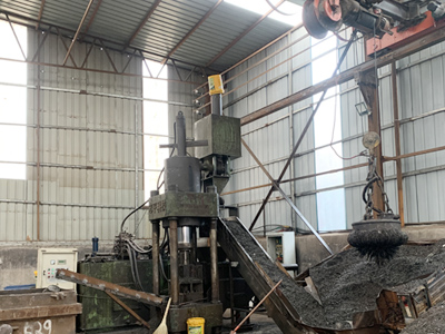 Die Brikettierwerkstatt für Eisenspäne von Zunhua Shengjian Fanrong Machinery nimmt offiziell die Produktion auf